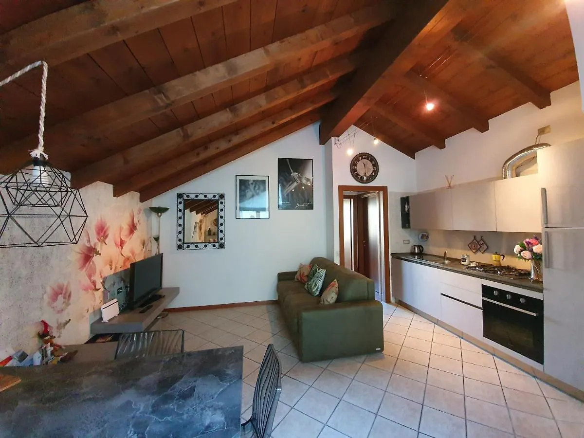 Apartament La Casa Del Colibri Lecco